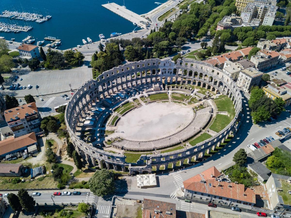 Sunny Apartment Ili Near Amfiteatar Pula Exterior foto